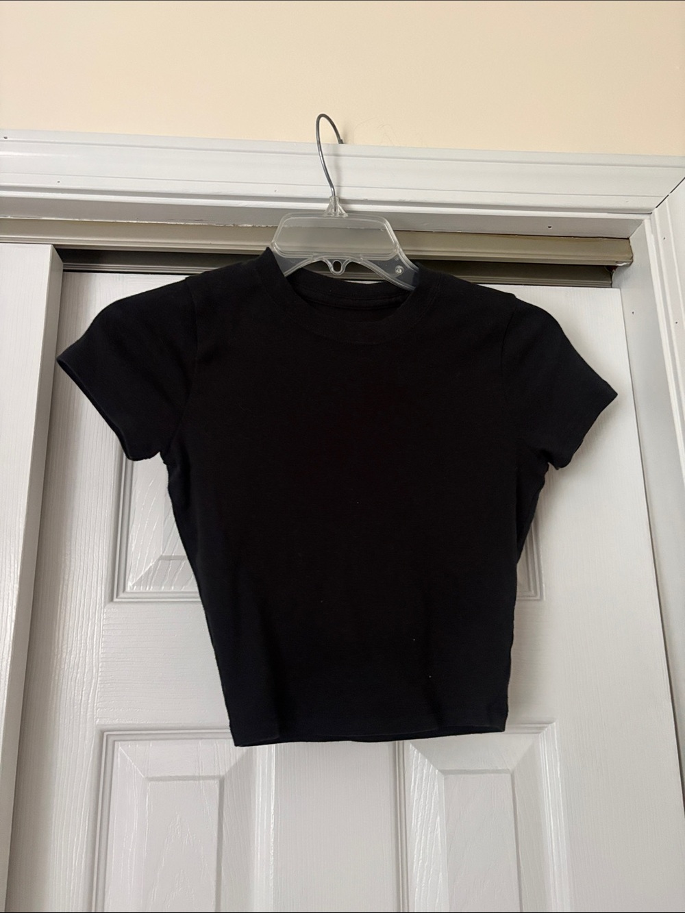 Hollister Women's Black Short Sleeve Crewneck Top